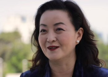 “Aktivitete me muzikë, ushqim dhe argëtim”/ Ambasadorja Kim shpall “Javën e Amerikës” në Tiranë