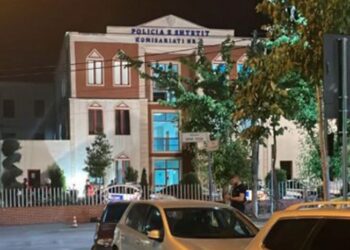 E rëndë! Ndërron jetë polici që u qëllua nga kolegu brenda në Komisariatin Nr.3