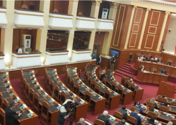 S’ka president konsensual/ Dështon raundi i tretë i votimit. Grupi parlamentar i PD bojkoton seancën. Në sallë vetëm deputetët e ‘Rithemelimit’