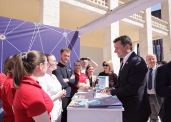 Veliaj: Krenarë që kemi orientuar të rinjtë drejt aftësimit professional dhe teknologjisë së informacionit