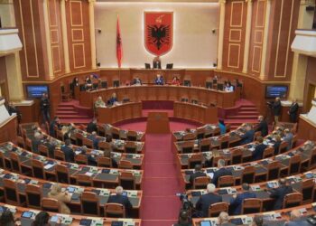 Koalicioni “Rithemelimi”-LSI/ Dorëzohet në Kuvend mocioni për debat urgjent pas deklaratave të Ramës. Ja kush ka firmosur