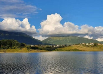 Kthjellime dhe temperatura deri në 32 gradë/ Nryshojnë kushtet e motit gjatë pasdites