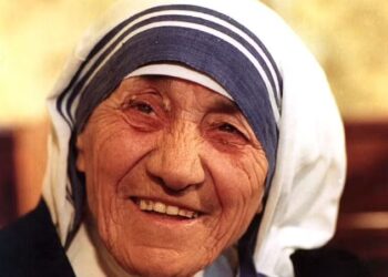 Dokumentari i pazakontë për Nënë Terezën: Shenjtore apo mëkatare… apo pak nga të dyja?