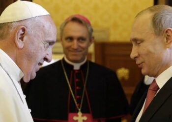 Presidenti rus nuk i përgjigjet telefonatave të Papës/ Putin: Perëndimi jo armë Ukrainës