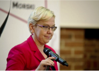 Polonia i jep fund marrëdhënieve energjitike me Rusinë