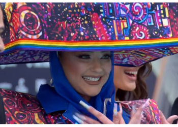 FOTOT/ Sërish “mbulohet”: Ronela merr vëmendjen në ceremoninë e hapjes së Eurovisionit, mahnit me veshjen e saj