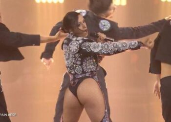 Ronela u ‘kryqëzua’ për performancën ‘provokuese’/ Fansat shpërthejnë: Po Spanja me tanga?