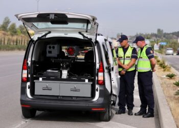 Makina inteligjente e ‘Rrugores’ bën kërdinë, kap me shkelje në timon 5 deputetë e 30 policë