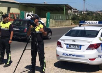 Kontrolle intensive nëpër rrugë! Policia e Beratit bën ‘kërdinë’ me gjoba