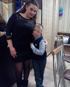 “Do t’u këputja pjesë të veshit çdo ditë”/ Nëna ruse urren fëmijët ukrainas: Do u thoja vdisni, vuani
