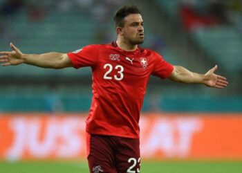 Shaqiri në “fije të perit”/ Momente paniku për futbollistin shqiptar, avioni me të cilin udhëtonte pëson defekt