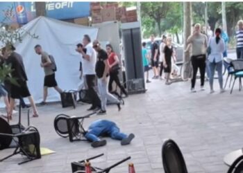 Plagosja e qytetarit shqiptar nga tifozët e Feynoordit/ Reagon policia: Kemi shoqëruar 8 persona