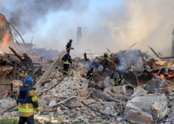 Raketat ruse sulmojnë shkollën në Ukrainë, afro 60 viktima dhe shumë të plagosur