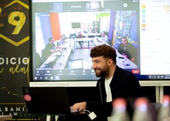 Emri/ Revolucionarizoi arsimin, ja kush është shqiptari në listën e Forbes