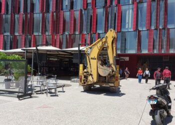 5 ditë para finales/ Mbyllen lokalet dhe restorantet në ‘Air Albania’. Hapësirat e bizneseve u kthehen tifozëve