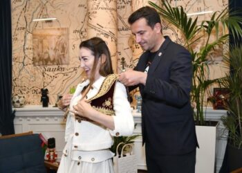 Stilistja e famshme italiane viziton Tiranen, Veliaj: “Fat të kesh fqinj të mirë që ‘injektojnë’ modë, art dhe kulturë, e jo luftë”