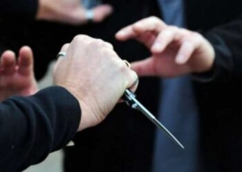 E rëndë/ Një vajzë  ther me thikë 15-vjeçarin, detajet e para të policisë