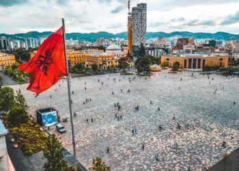 Tirana 2022 sa Shqipëria e 2006-ës: Prodhon 7.2 mld euro në vit, ose 20 milionë euro në ditë
