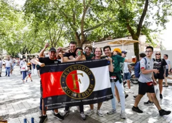 Media holandeze: Romakët, Roterdamsat e Tiranasit së bashku në të njëjtin shesh. Kjo finale është gjëja më e mirë që i ka ndodhur Shqipërisë. Pritja…!