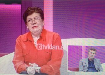 E dhimbshme/ Shiste qumështin e gjirit për ta ushqyer, nëna biologjike rrëfen para të birit historinë e trishtë