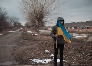 74 ditë Luftë/ Evakuohen civilët nga uzina Azovstal në Mariupol. Bombardohet shkolla në Lugansk, dy viktima dhe 60 persona nën rrënoja