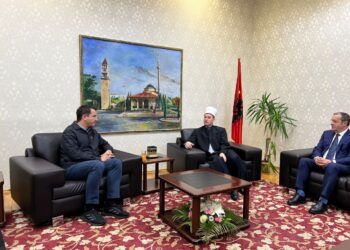 Veliaj uron Fiter Bajramin: Aleanca e qytetit me besimin është e shenjtë