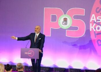 Analiza e VOA: Rama po sulmon SPAK-un se nuk po vepron ndaj Berishës “non grata”