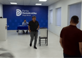 “Gara”/ Nis procesi, demokratët votojnë për kreun e PD mes Ibsen Elezit dhe Sali Berishës