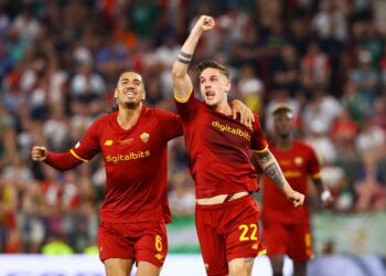 Përfundon ndeshja! Roma triumfon ndaj Feyenoord në stadiumin ‘Air Albania’ në Tiranë