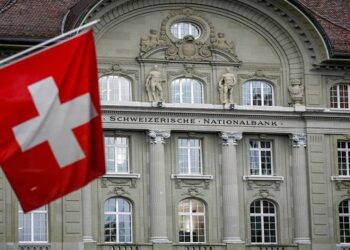 Zvicra do të lejojë agjencinë e spiunazhit të përgjojë transaksionet financiare në sistemin e famshëm bankar të vendit