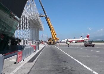“Pritje jo më shumë se 10 minuta”/ Punimet në aeroportin e Rinasit, Balluku: Terminali i ri mund të përfundojë në…
