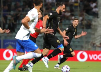 Greqia “mace e zezë” për Kosovën, fiton 2-0 dhe siguron vendin e parë
