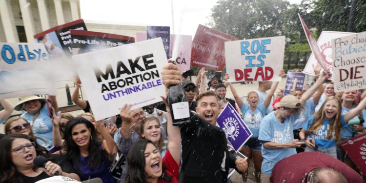 Vendimi i Gjykatës Supreme, shtetet republikane nisin menjëherë të ndalojnë abortin