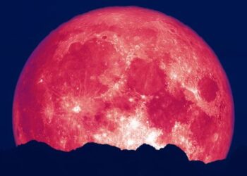 Çfarë nënkupton fenomeni ‘Hëna luleshtrydhe’ që do të ndodhë këtë mbrëmje