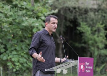 Veliaj në Petrelë: Gjenerata e të rinjve sot duhet ta dinë kush janë pengmarrësit non-grata të Shqipërisë, PS familja e madhe që punon për të mirën e të gjithëve