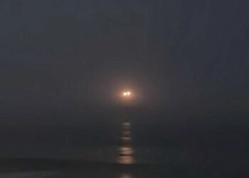 UFO sërish mbi SHBA? Dritat misterioze alarmojnë banorët