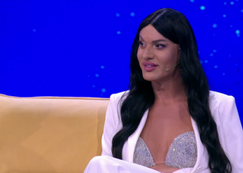 “Femra për mashkullin rron”/ Transgjinorja shqiptare tregon operacionet: Unë futem te vajzat dy metra…