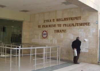 EMRAT/ Tjetërsuan godinën duke e legalizuar si hotel, kush janë 7 zyrtarët e Kadastrës që u pezulluan