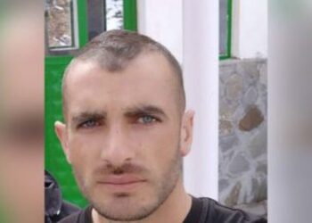 Kujt i përket trupi i dekompozuar në Ersekë? Çelësat e gjetur pranë kufomës hapin dyert e…