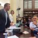 I “fluturoi” filxhanin opozitës, reagon deputeti: U provokova! Skena të tilla janë të shëmtuara…