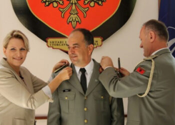 Kandidat për President/ Pse përpara votimit në Parlament, Bajram Begaj do heqë dorë nga posti dhe grada ushtarake