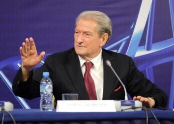 Thirrje për paralizim të shërbimit mjekësor?! Berisha-mjekëve: Ngrihuni dhe rrëzoni sistemin monist të Edi Ramës