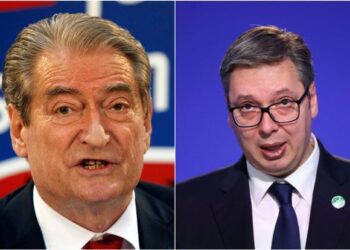 “Millosheviç ishte lider i madh”/ Berisha sulmon Vuçiç nga Azerbajxhani: Po kërcënon Kosovën dhe po blen armë ruse e kineze