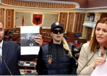 “Pse nuk del më vajza me syze e OFL?”, Felaj i përgjigjet Salianjit