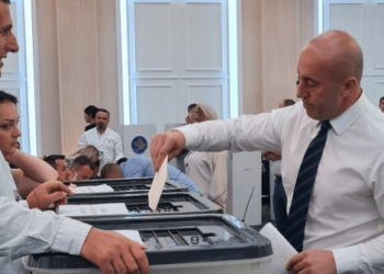 “Lider i pashoq”/ Ramush Haradinaj zgjidhet kryetar i AAK-së edhe për një mandat katër-vjeçar