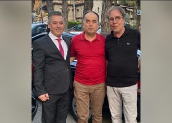 FOTO/ Presidenti i ri Bajram Begaj, merr urimin e parë nga gazetarët: Rama lexoi emrin e duhur!