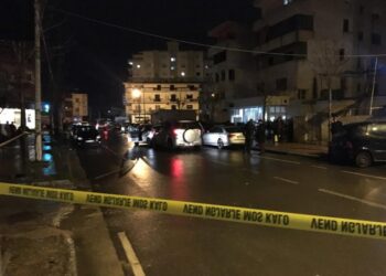 Prishet qetësia në Durrës, të shtëna armësh nga një “Range Rover” i bardhë
