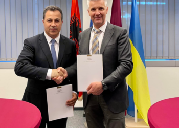 Berisha del blof kur akuzoi Ramën/ Peleshi në Ministerialin e NATO-s: Shqipëria nënshkruan marrëveshje në fushën e mbrojtjes me Letoninë