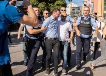 FOTO/ Policia arreston sërish bashkëshortin e ish-ministres së Arsimit të Shqipërisë, ja për çfarë akuzohet
