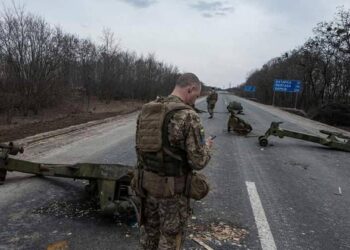 Lufta e Putin/ Ukraina përgjon telefonatën prekëse të ushtarit rus me të ëmën: S’kthehemi më, do shkojmë të vdesim